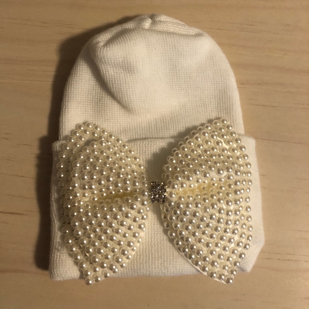 Spearmint baby newborn bow hat, pearl bow NWOT